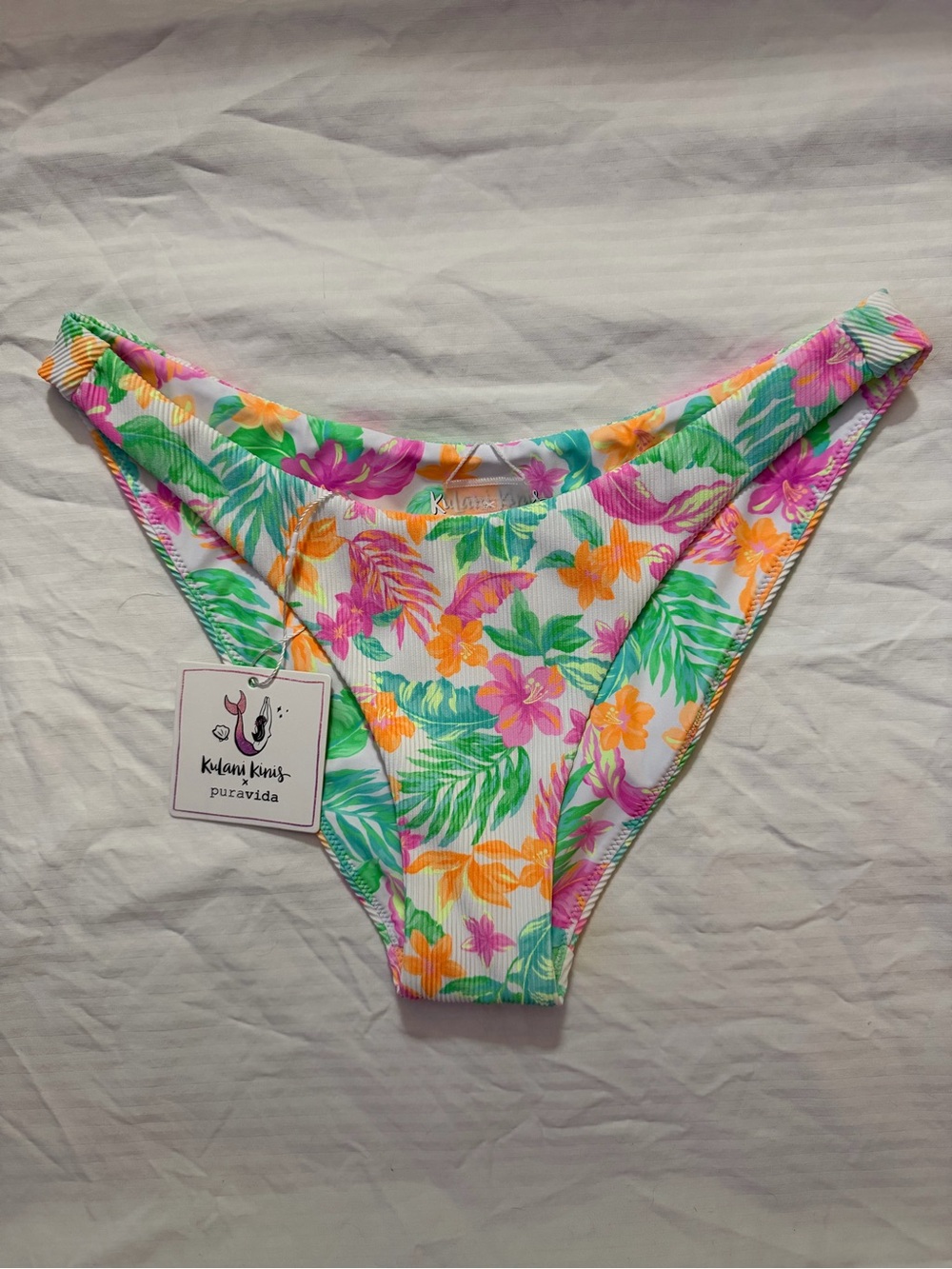 Kulani kinis  Pura Vida coconut dreams size medium bikini botttoms NWT